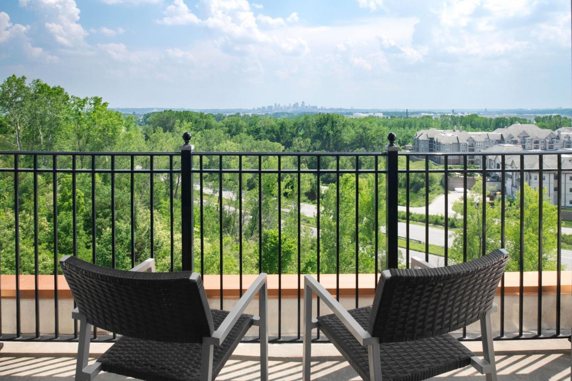 Courtyard Kansas City At Briarcliff Exterior photo